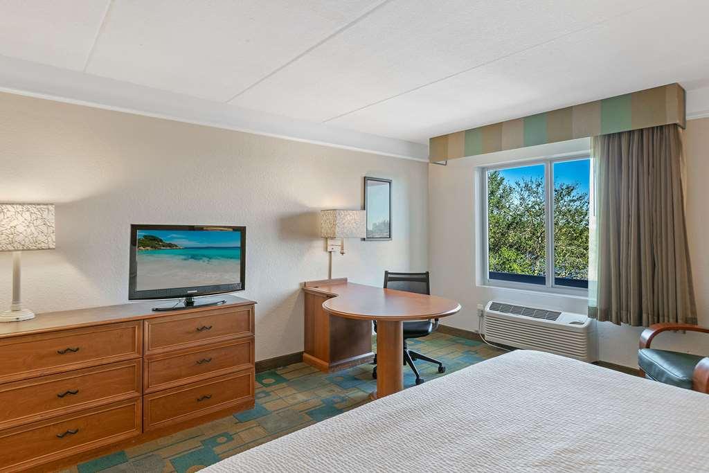 La Quinta By Wyndham Ft. Lauderdale Airport Hotel Hollywood Room photo